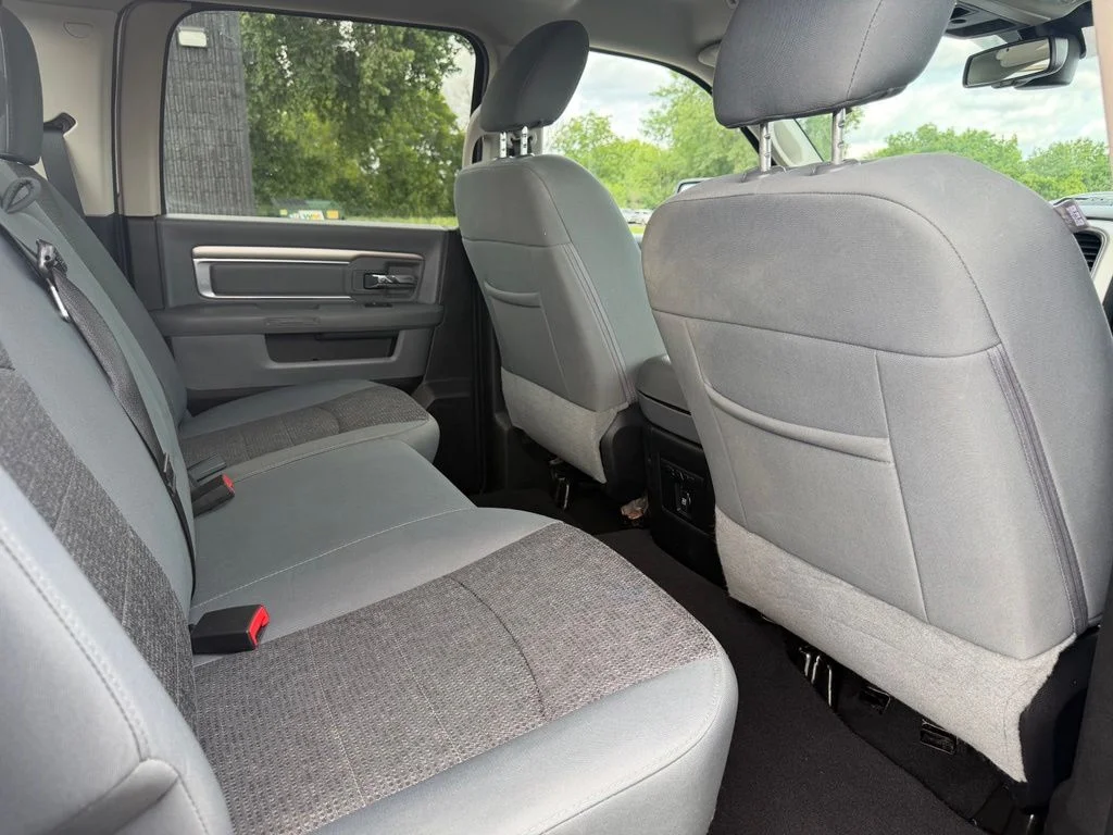 Used 2018 Silver Ram Big Horn image 27