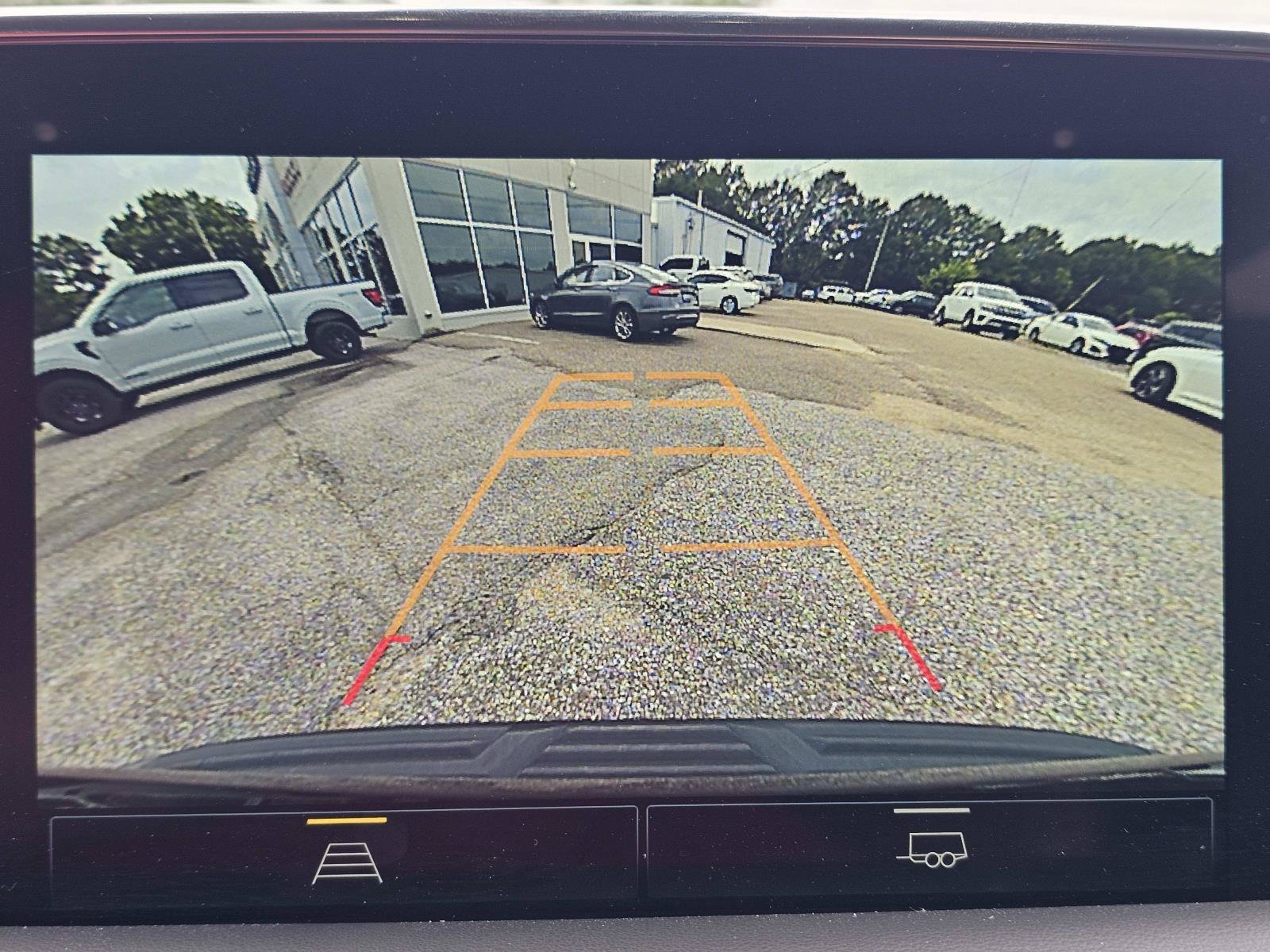 Used 2022 Black Chevrolet Z71 image 30