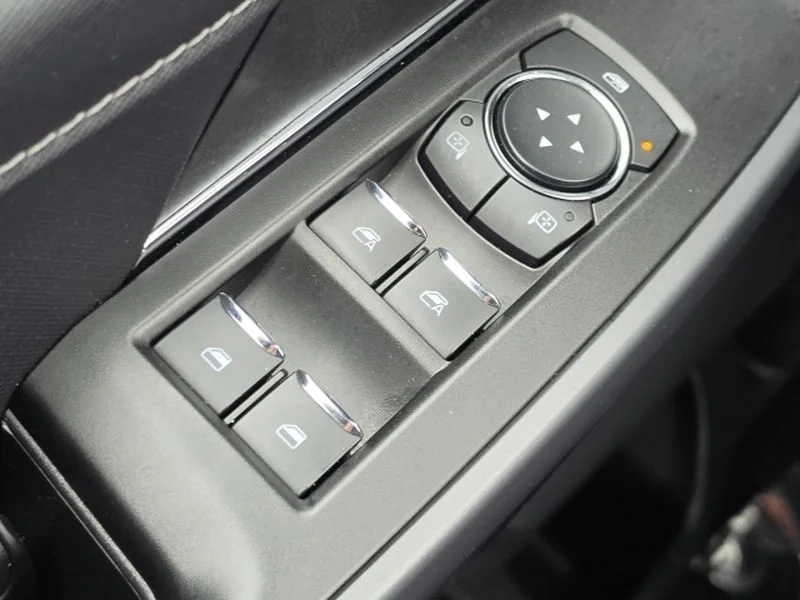 Used 2025 Space White Metallic Ford XLT image 12