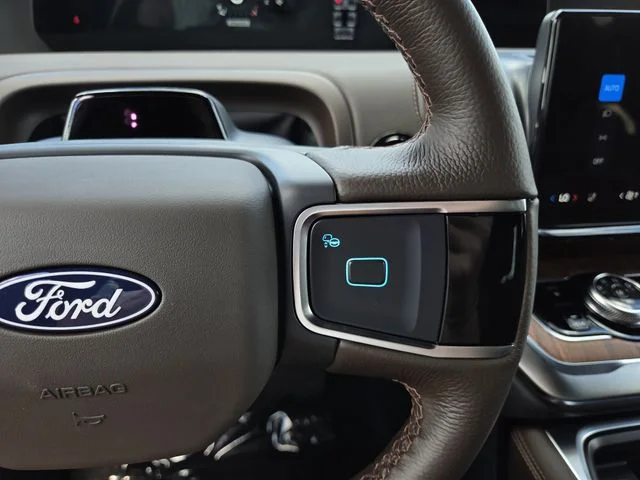 New 2027 Star White Metallic Tri-Coat Ford King Ranch® image 42