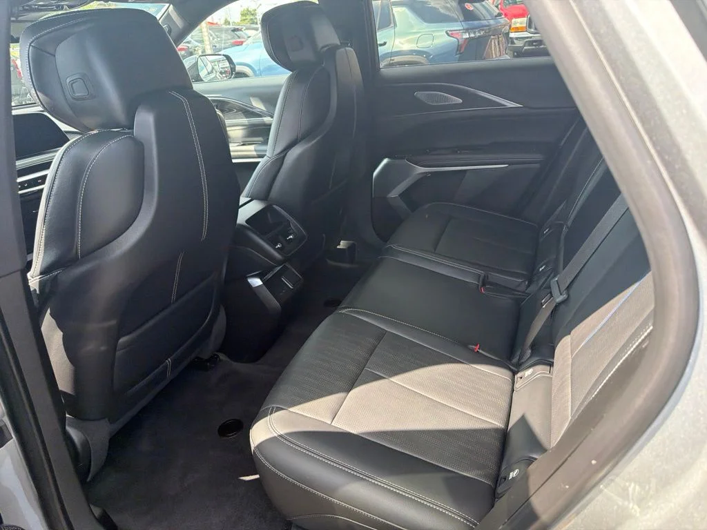 Used 2024 Silver Cadillac Sport image 7
