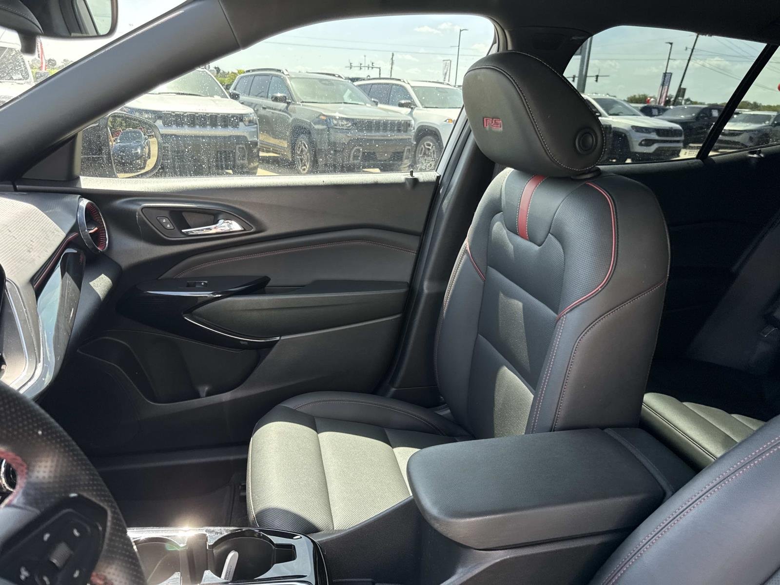 Used 2024 Summit White Chevrolet 2RS image 15