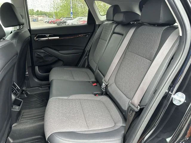 Used 2024 Black Kia X-Line image 26