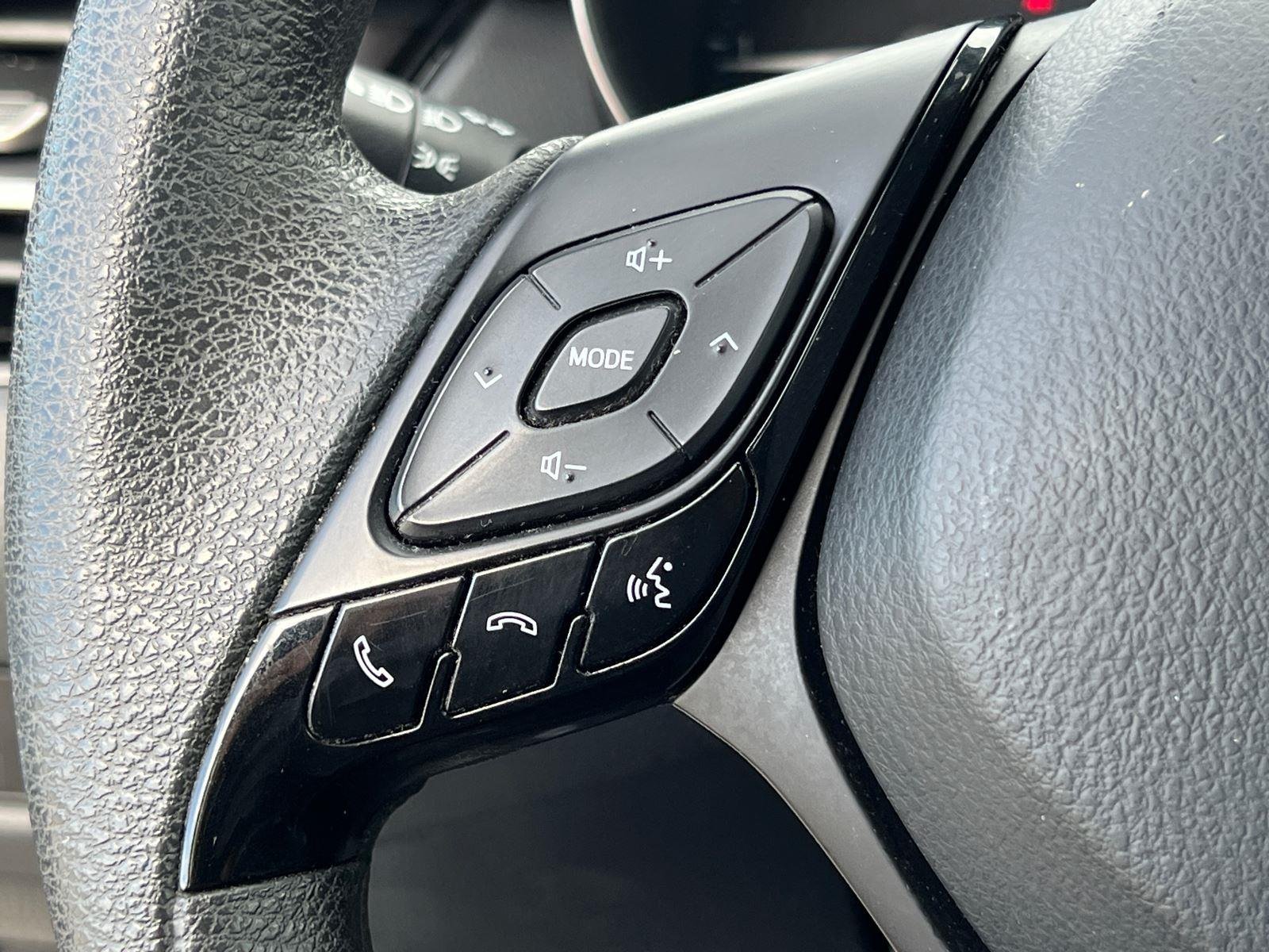 Used 2019 Silver Knockout Metallic Toyota LE image 24