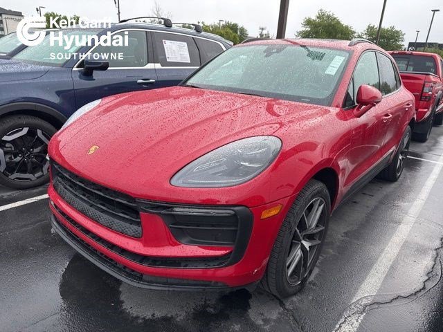 2022 Porsche Macan -'s photo