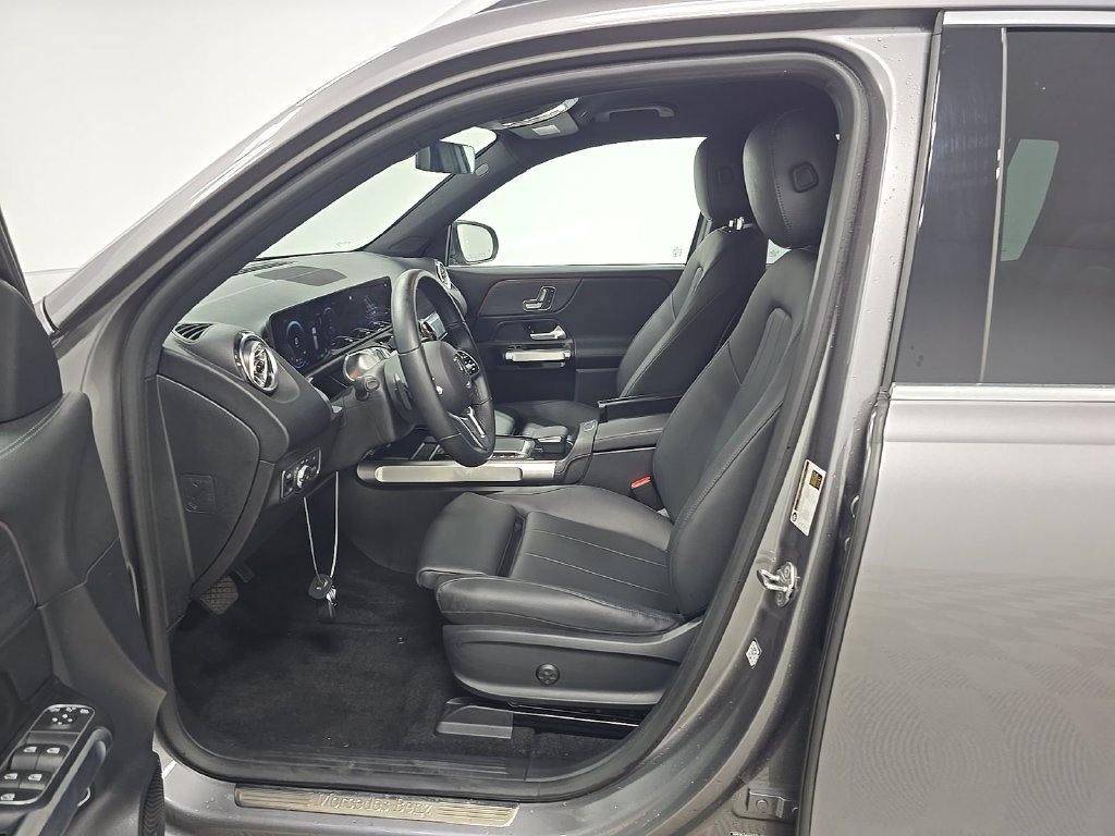 Used 2023 Gray Mercedes-Benz 300 image 7