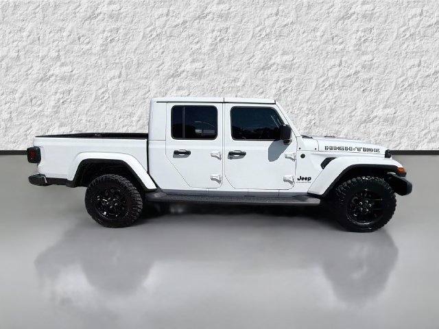 Used 2025 Bright White Clearcoat Jeep High Tide image 2