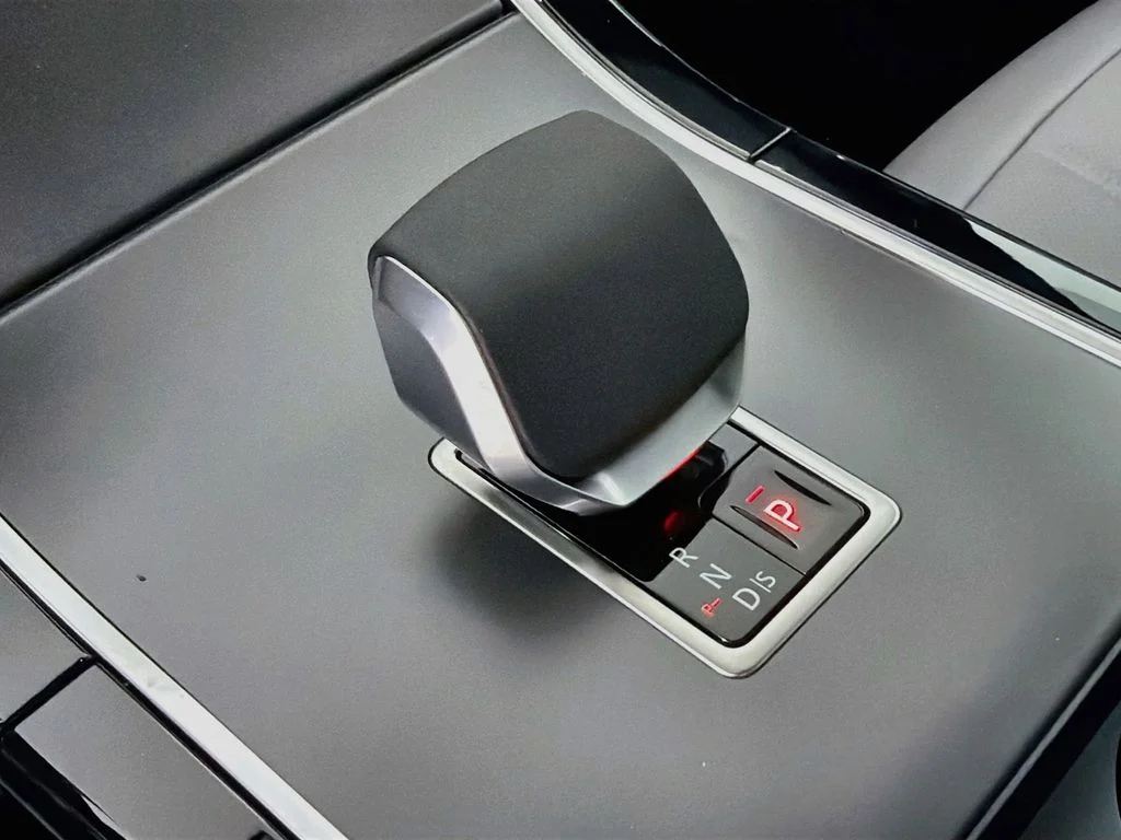 New 2026 Fuji White Land Rover S image 17