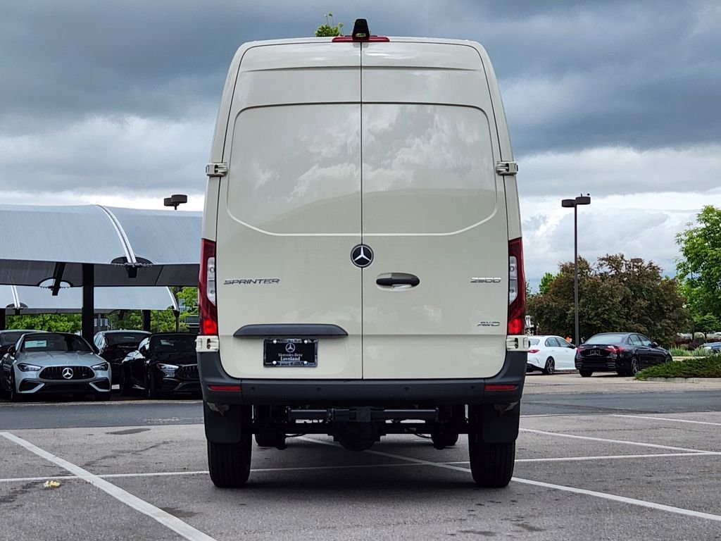 New 2026 Pebble Grey Mercedes-Benz CARGO image 7