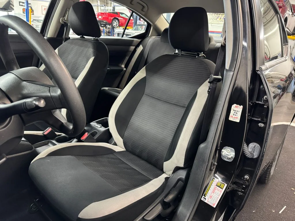 Used 2021 Black Nissan 1.6 SV image 17