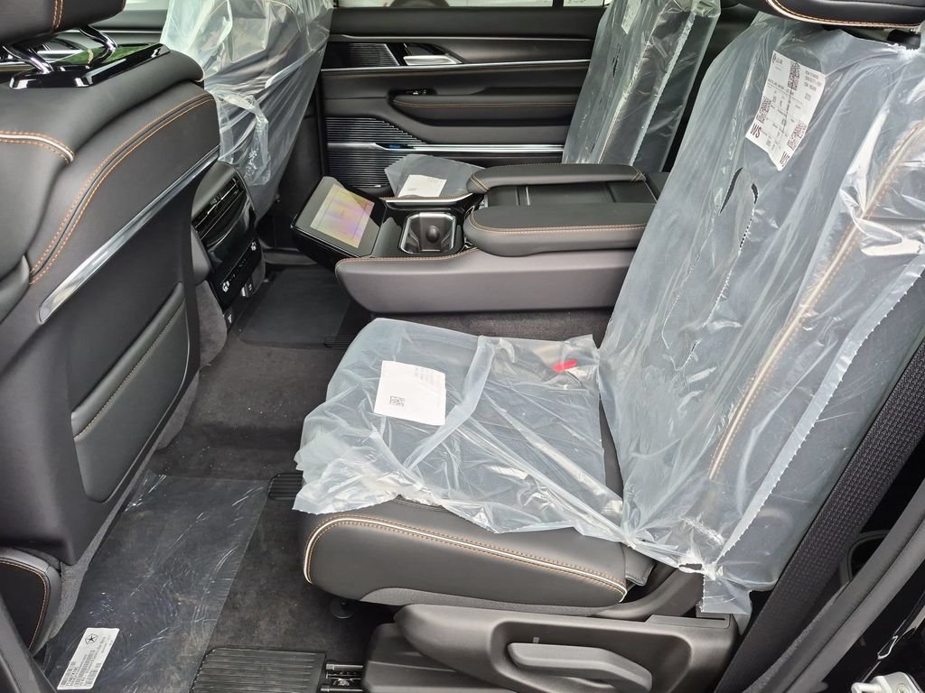 New 2026 High Gloss Black Jeep Summit Reserve image 21