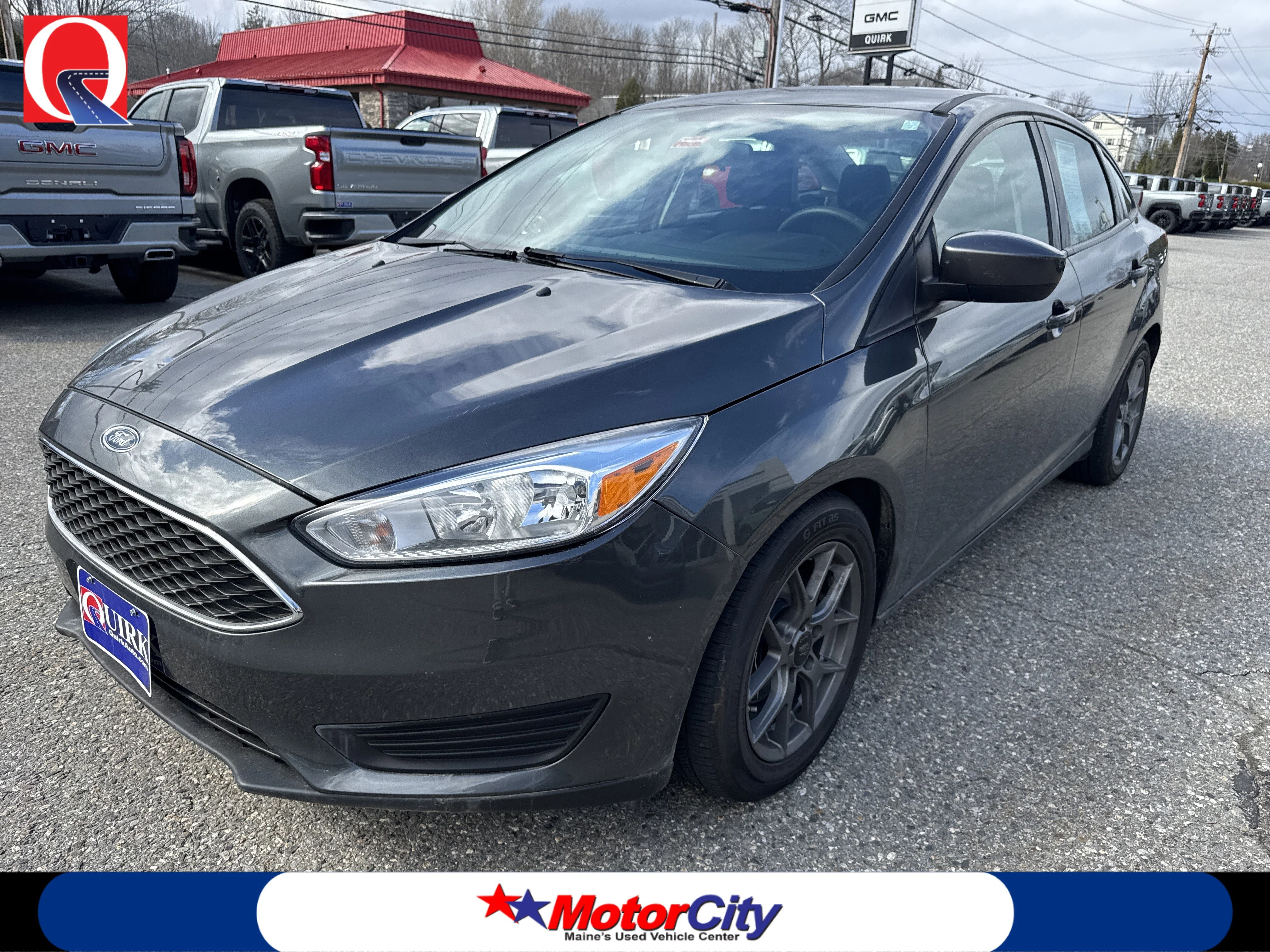 2018 Ford Focus Sedan SE's photo