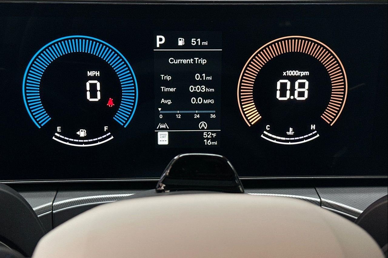 New 2027 White Hyundai SEL AWD image 33
