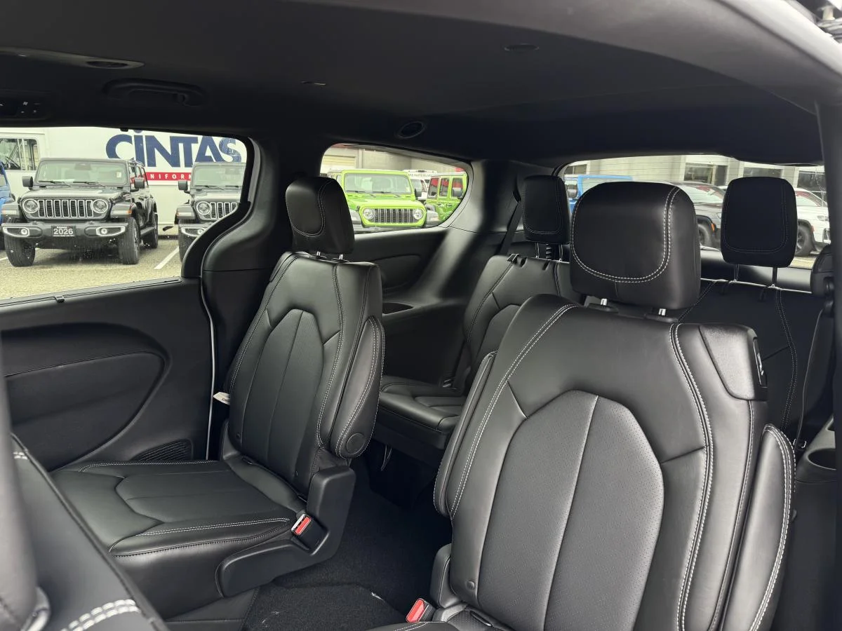 New 2027 White Chrysler SXT image 10