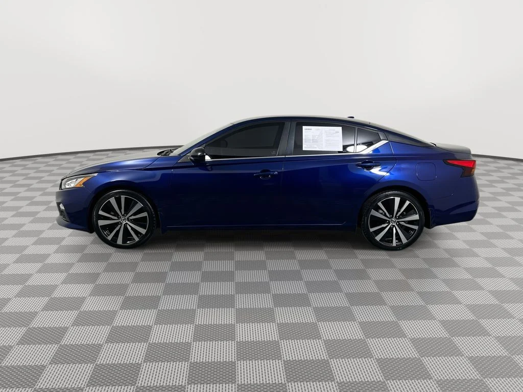 Certified Used 2022 Blue Nissan 2.5 SR image 5