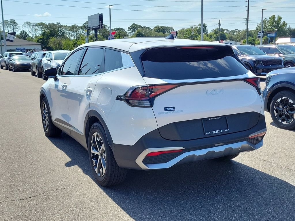 Used 2023 White Kia EX image 4