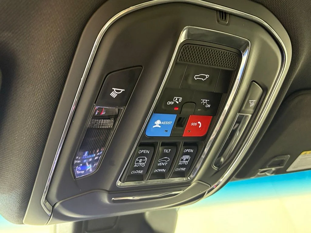 Used 2024 White Jeep 4xe image 36