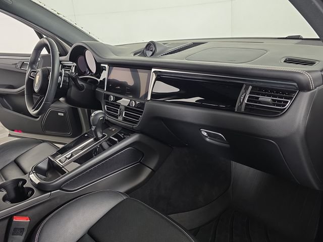 Used 2024  Porsche S image 30