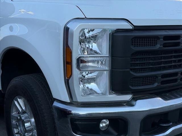 Used 2024 Oxford White Ford XL image 6