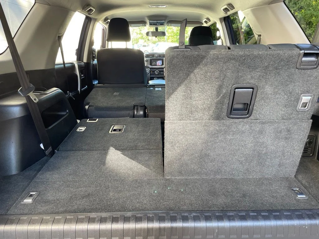 Used 2017 Blue Toyota SR5 image 12
