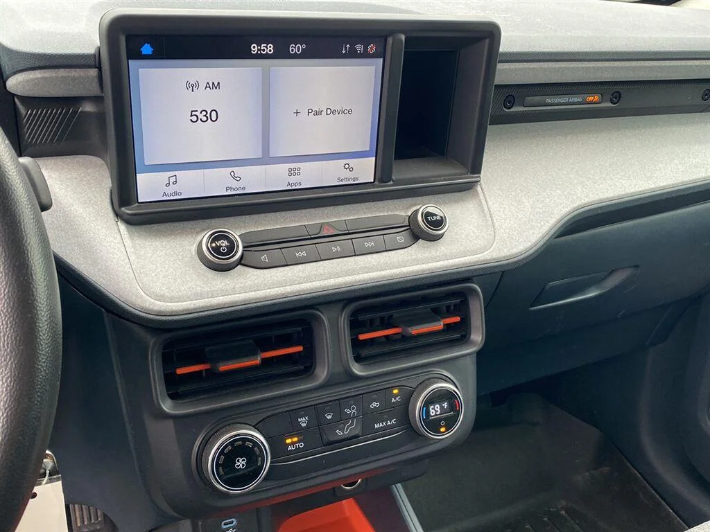 Used 2022 Oxford White Ford XLT image 4