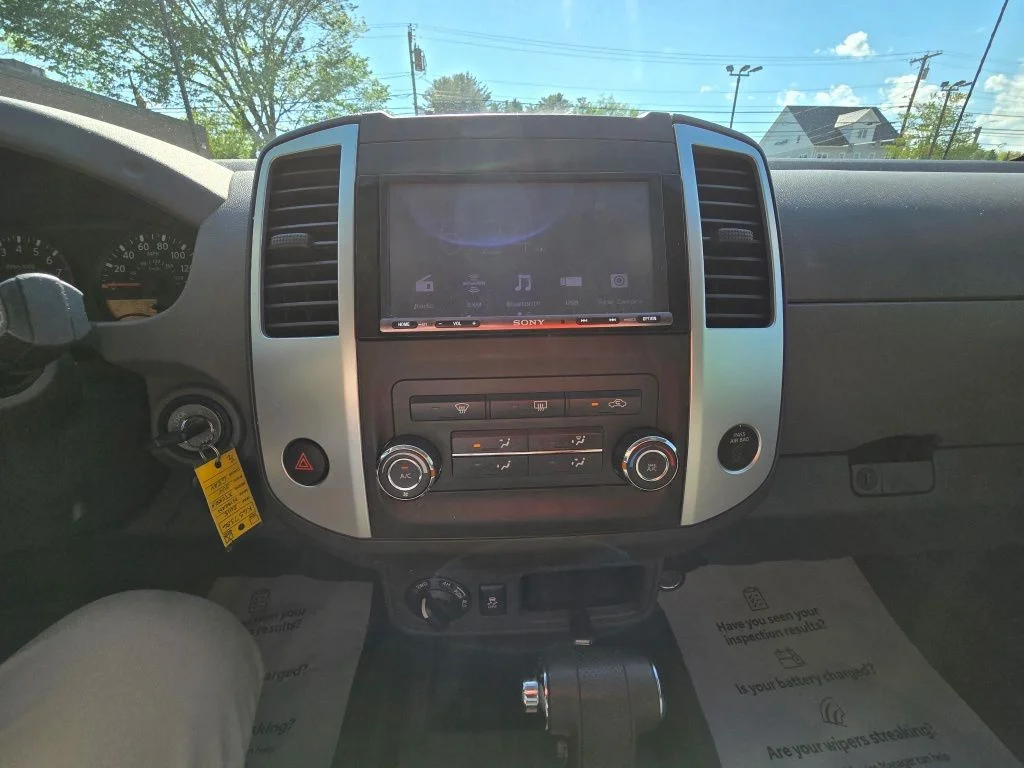 Used 2015 Brilliant Silver Nissan S image 12