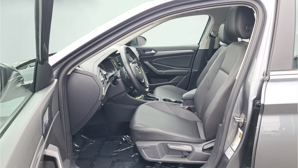 Used 2019 Gray Volkswagen 1.4T SE image 10
