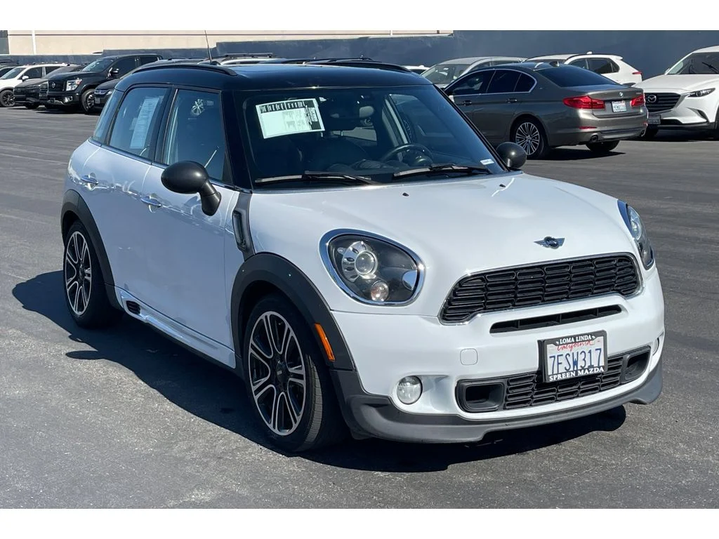 Used 2014 Light White MINI S image 9