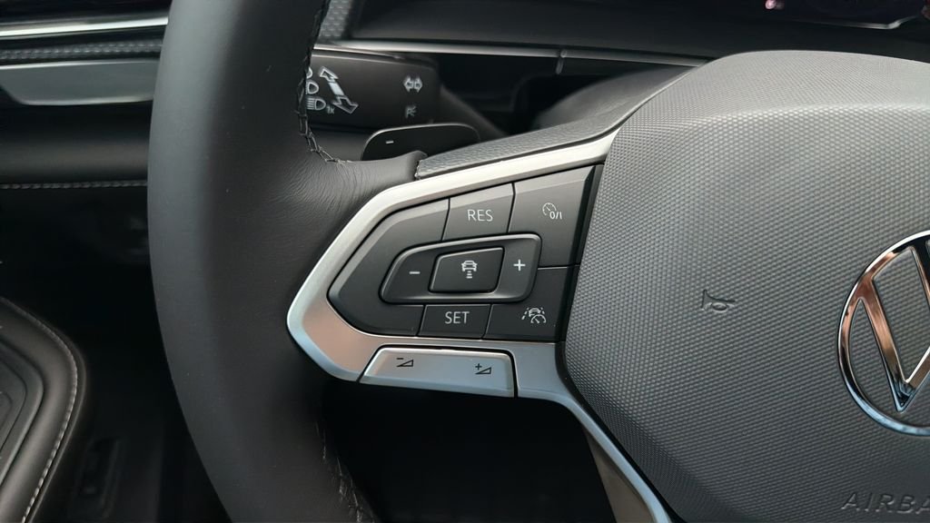 New 2026 White Volkswagen 2.0T SEL R-Line Black image 20