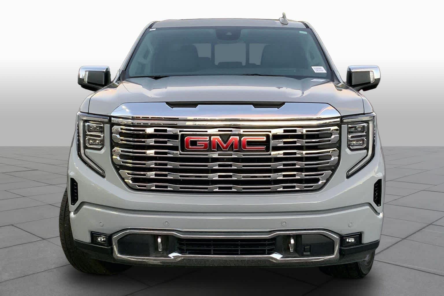 Used 2025 Thunderstorm Gray GMC Denali image 4