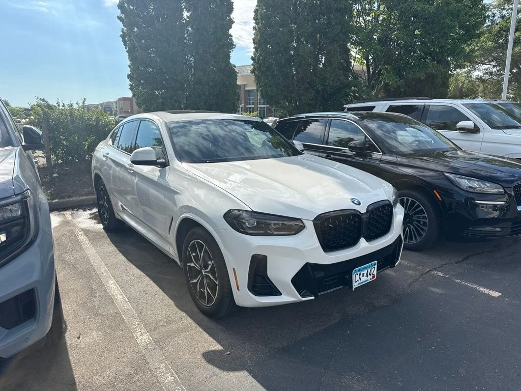 Used 2023 White BMW xDrive30i image 2