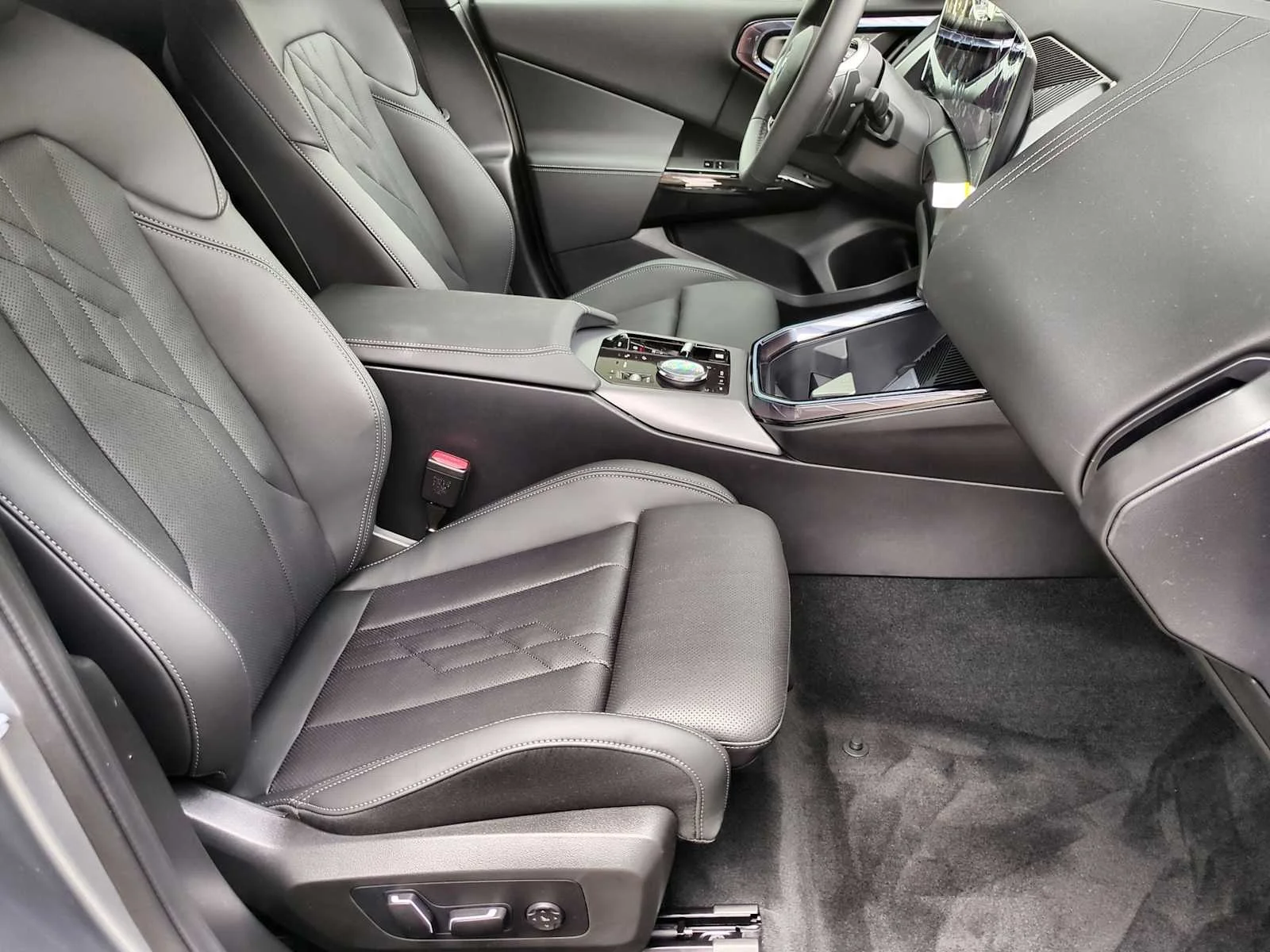 New 2026 Skyscraper Grey Metallic BMW 30 xDrive image 23