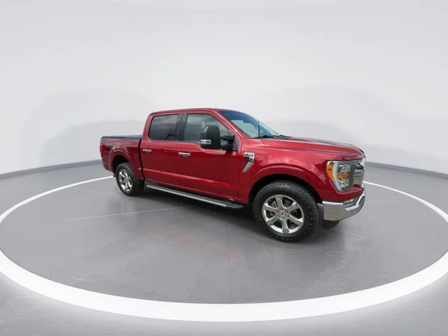 Used 2021 Red Ford XLT image 2
