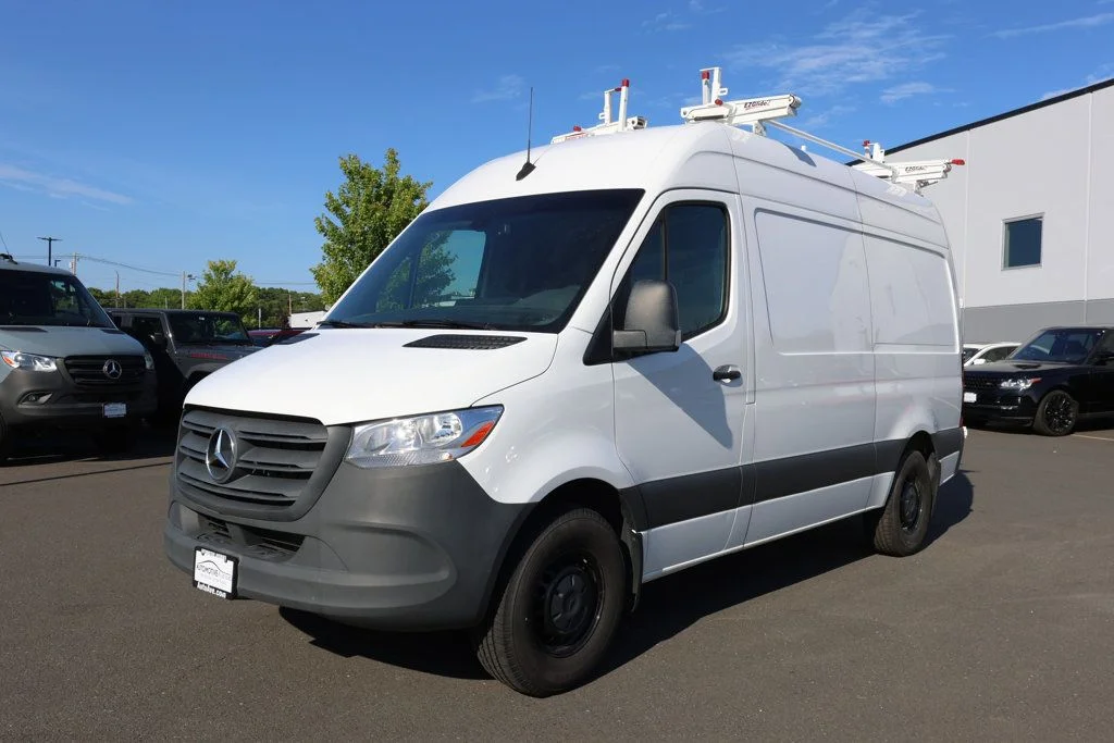 2023 Mercedes-Benz Sprinter 2500 Gas 144 WB's photo