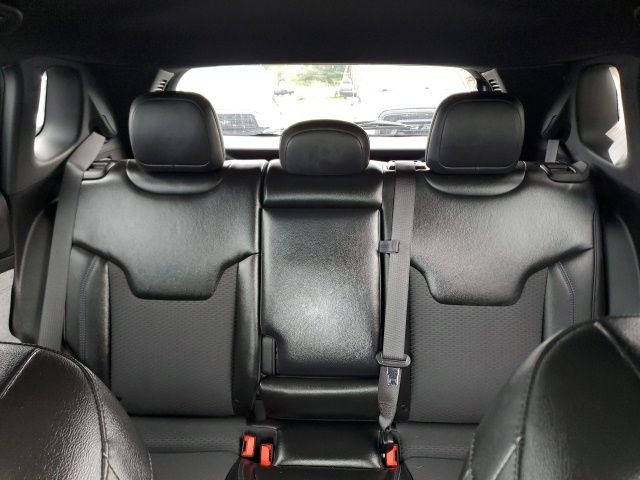 Used 2023 Silver Jeep Latitude image 13