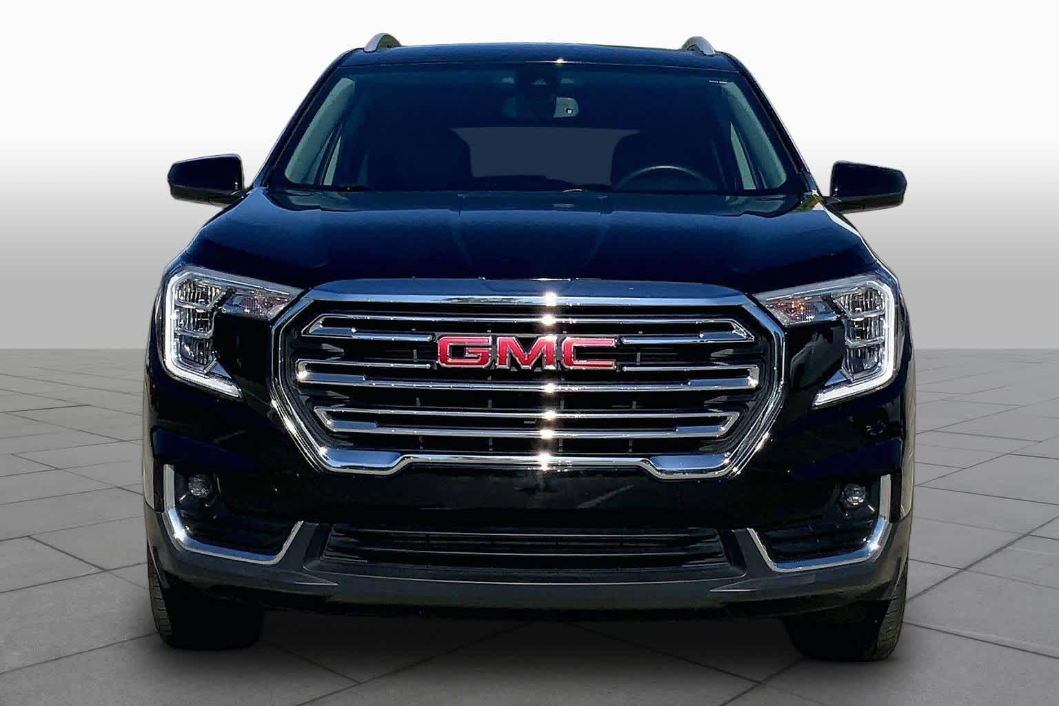 Used 2024 Ebony Twilight Metallic GMC SLT image 4