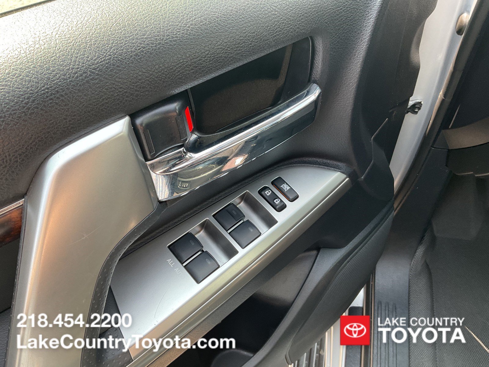 Used 2014 Silver Toyota Base image 25