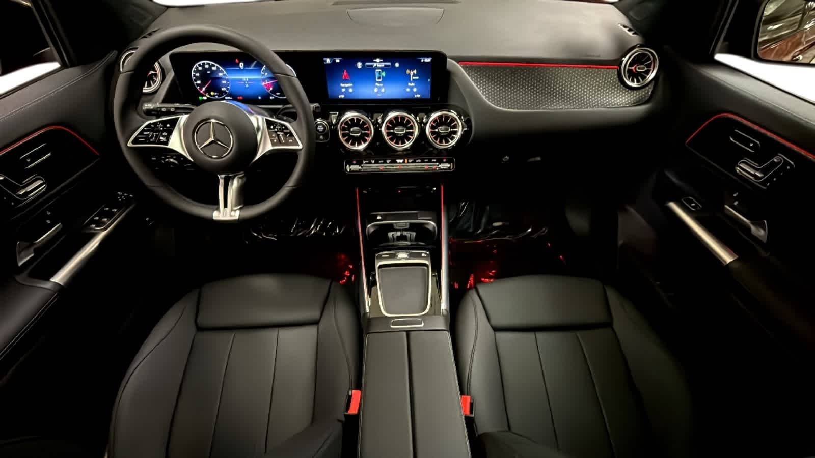 New 2026 MANUFAKTUR Patagonia Red Metallic Mercedes-Benz GLA 250 image 4