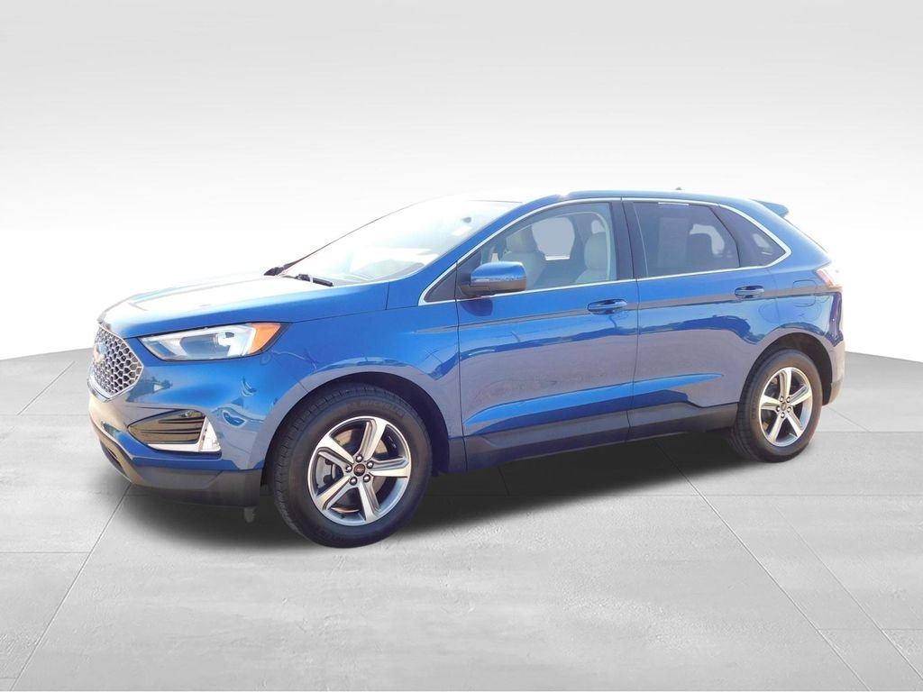 Used 2023 Blue Ford SEL image 10
