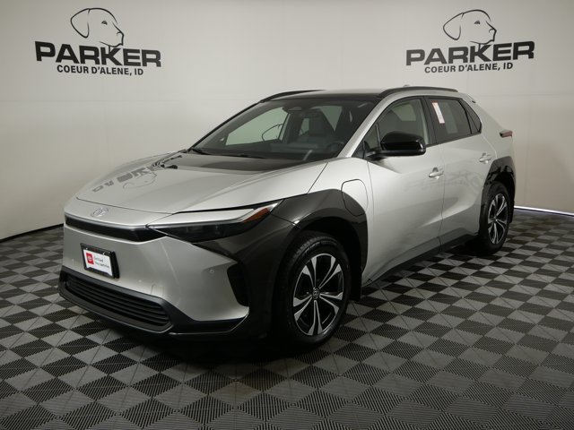 Certified Used 2023 Elemental Silver Metallic Toyota XLE w/ Weather Pkg image 1