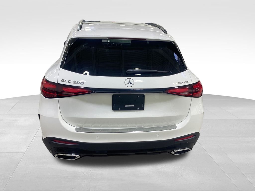 Used 2026 White Mercedes-Benz GLC 300 image 4