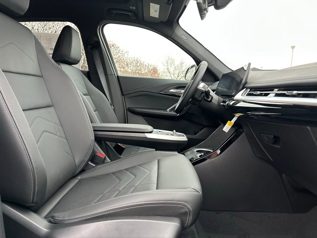 New 2026 Space Silver Metallic BMW xDrive28i image 24