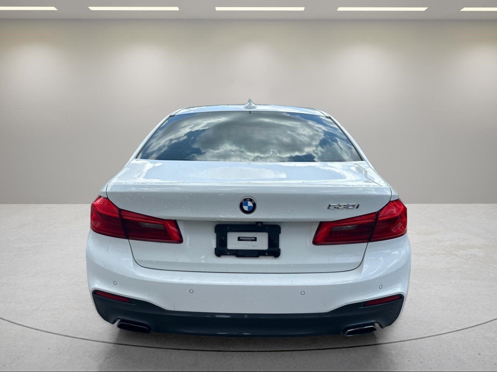 Used 2019 Alpine White BMW 530i image 4