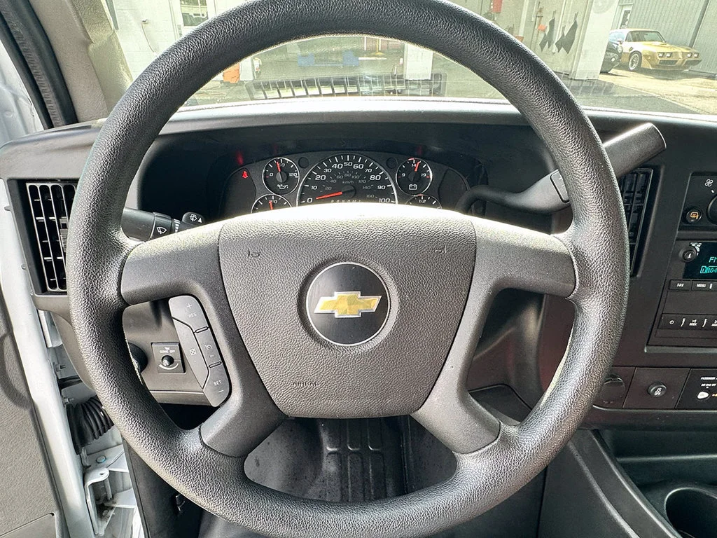 Used 2025 Summit White Chevrolet WT image 34