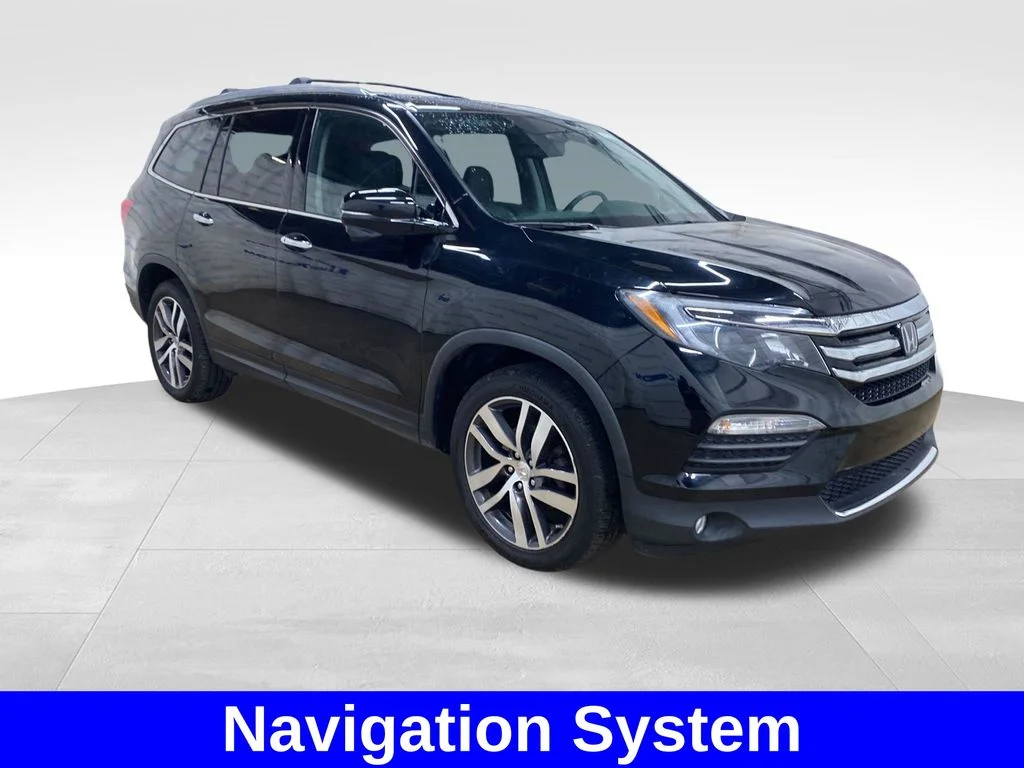 Used 2017  Honda Touring image 5