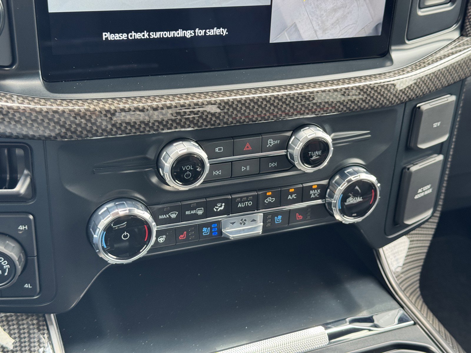 New 2025 Star White Metallic Tri-Coat Ford Lariat® image 20