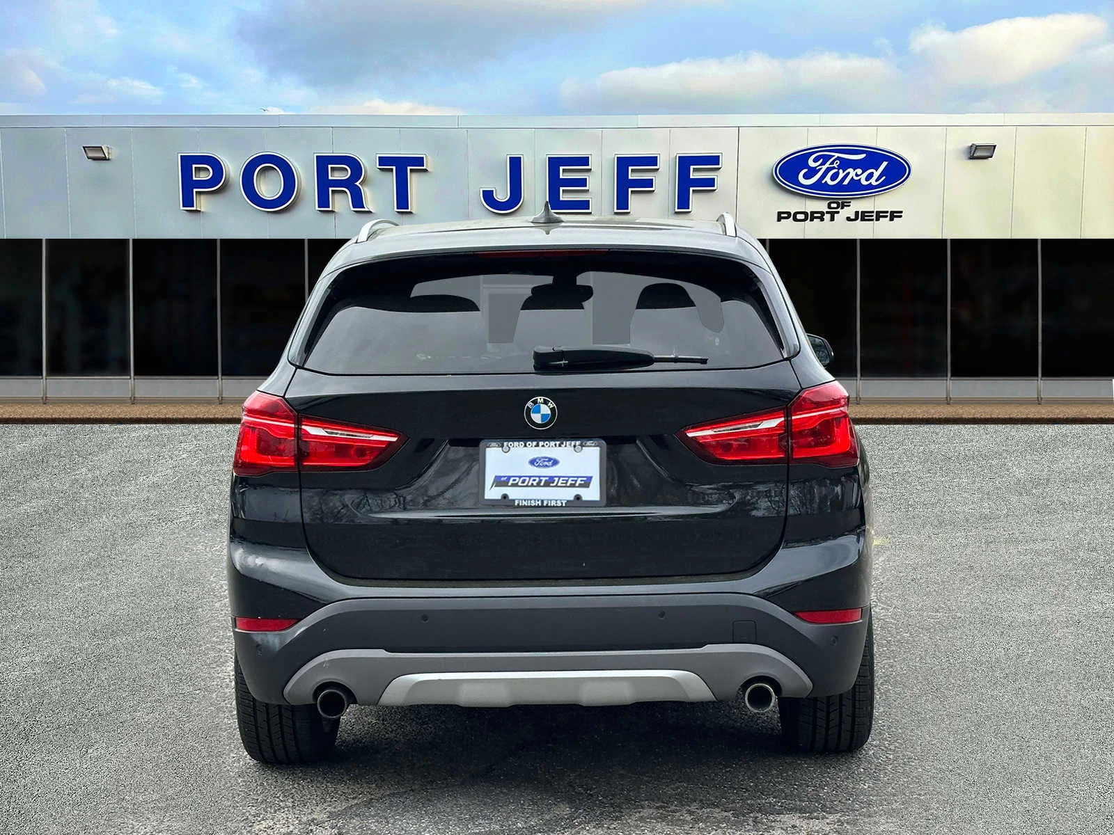 Used 2016 Black Sapphire Metallic BMW xDrive28i image 7