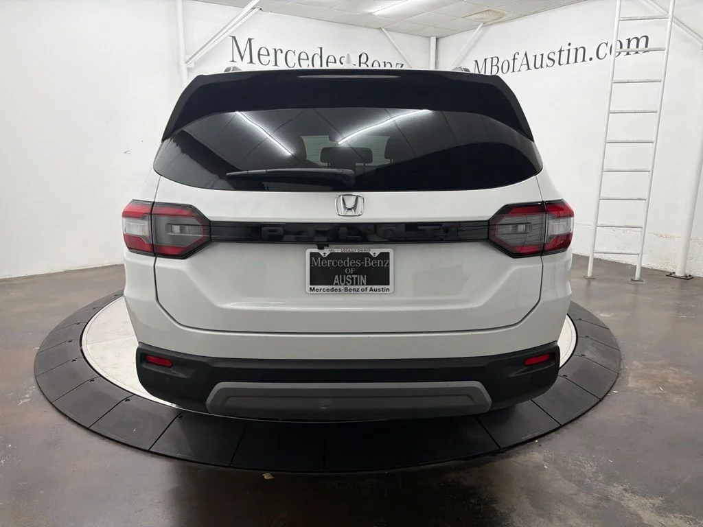 Used 2025  Honda EX-L image 6