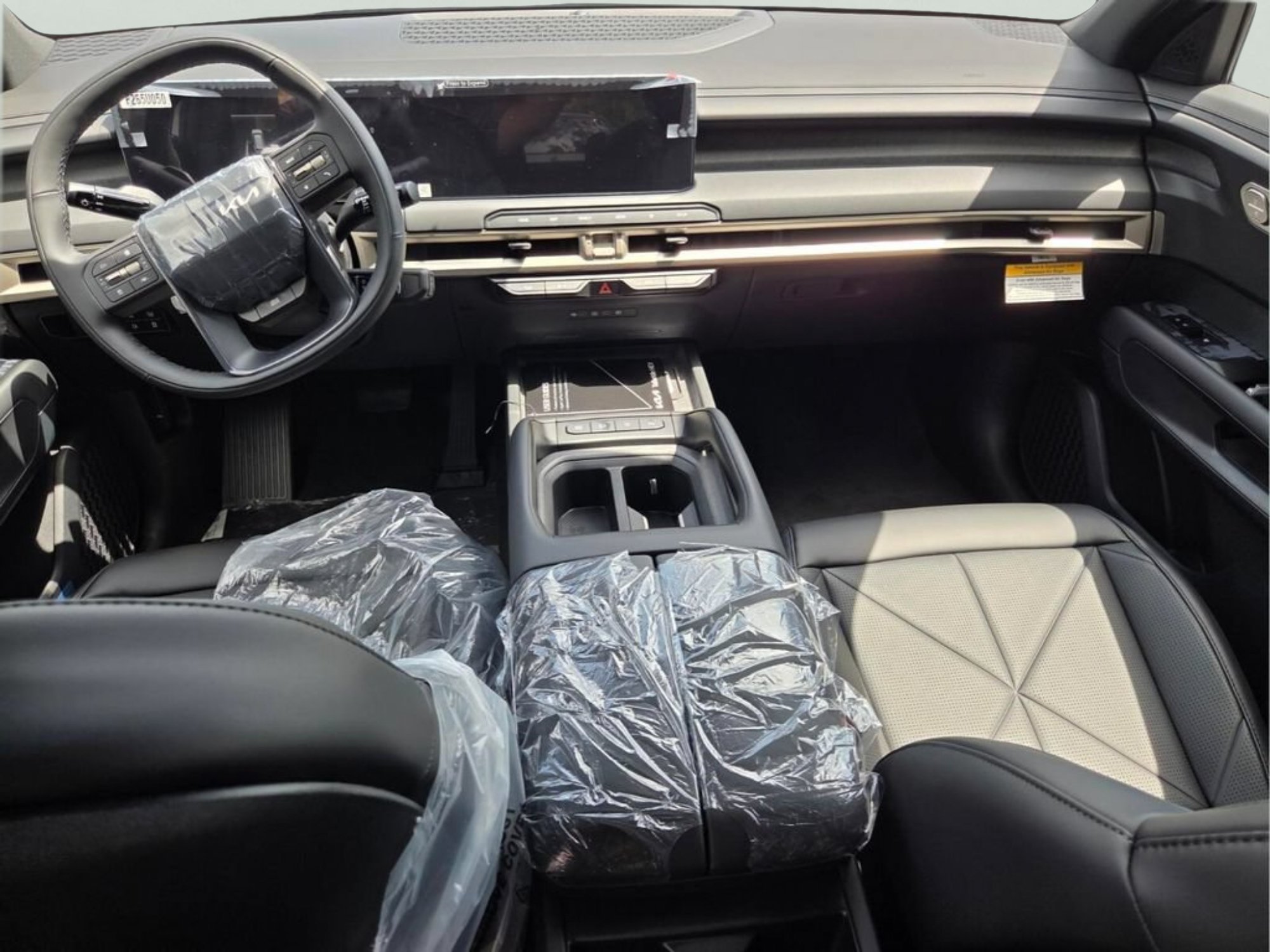 New 2027 Ivory Silver Kia EX image 12
