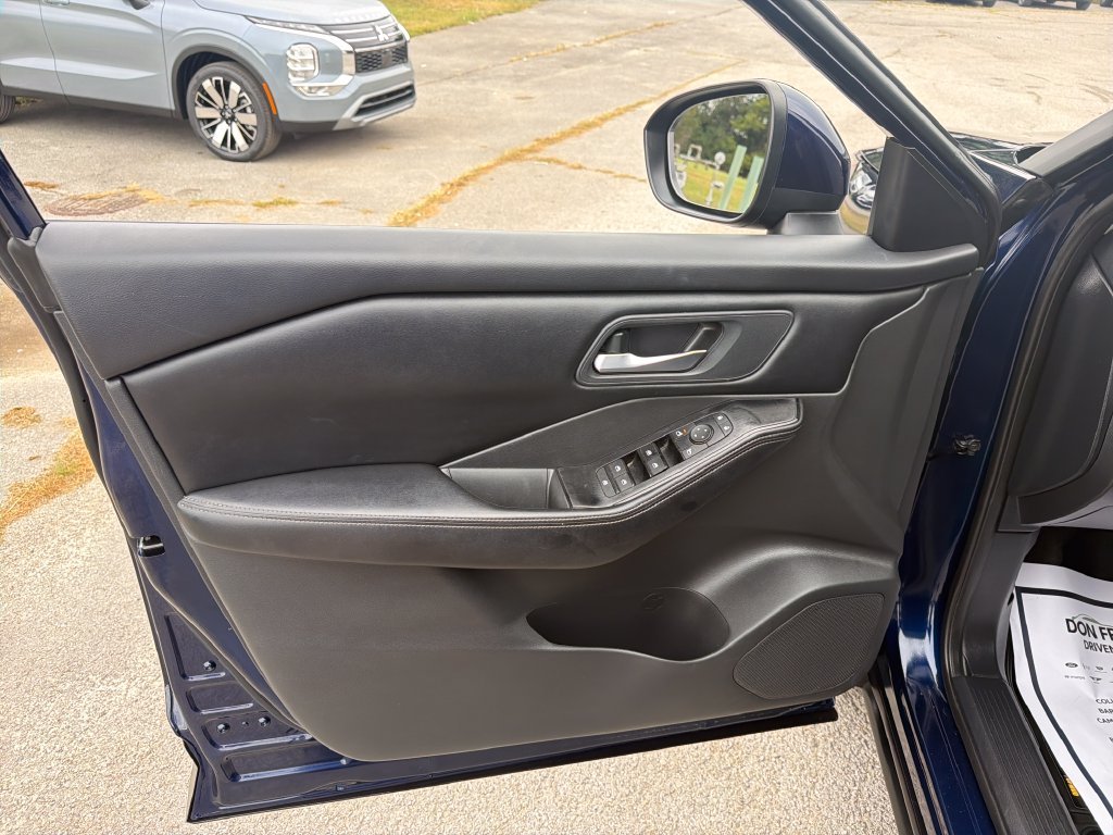 Used 2024 Blue Nissan SV image 12